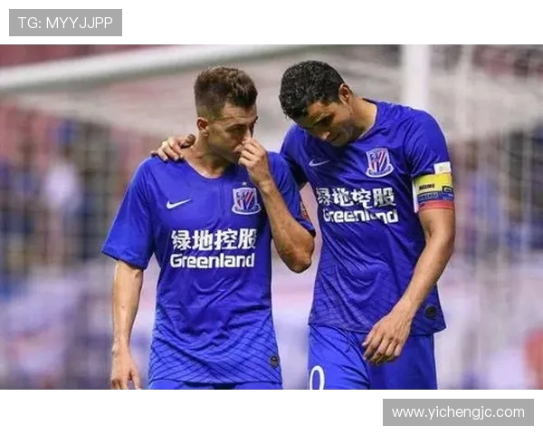 青岛黄海与大连超越的激烈对决展现足球魅力与团队精神的巅峰对抗